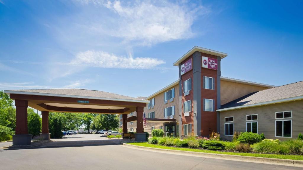 Best Western Plus Coldwater Hotel Main image 1